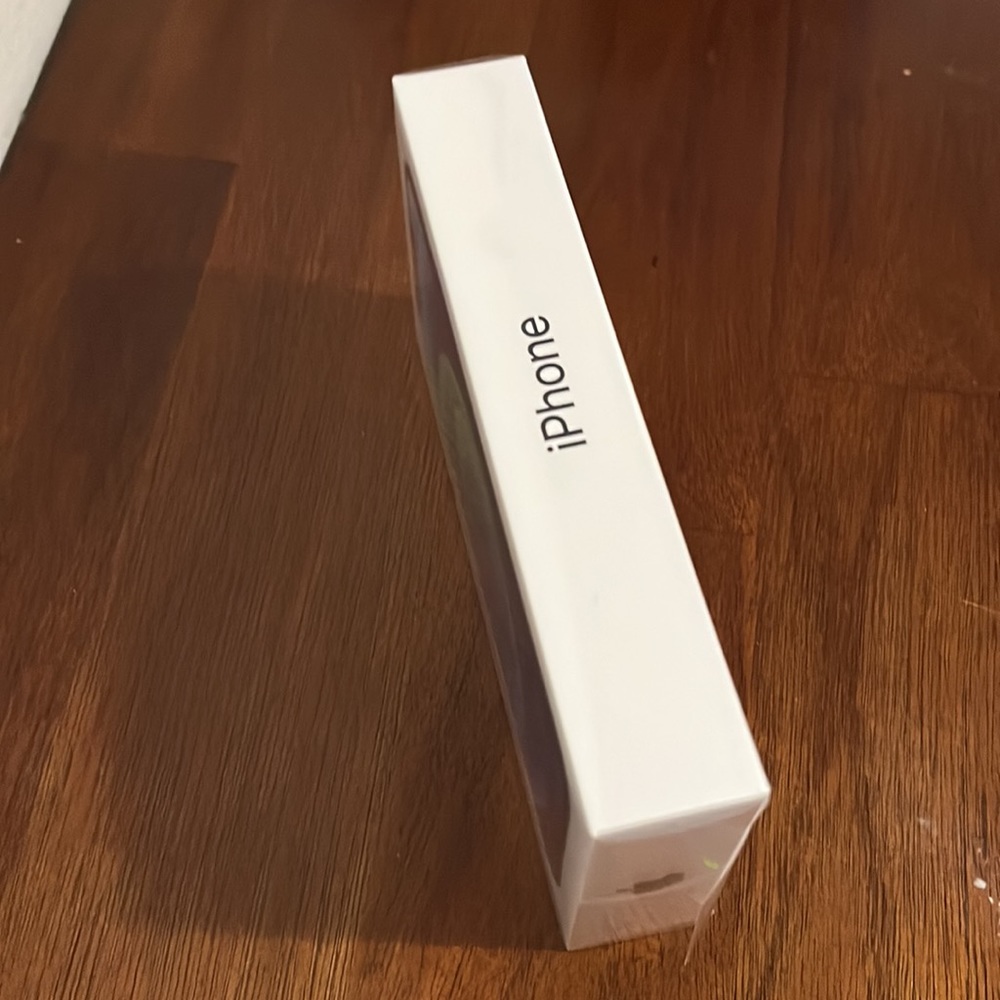 Phone - Picture 3 of 7